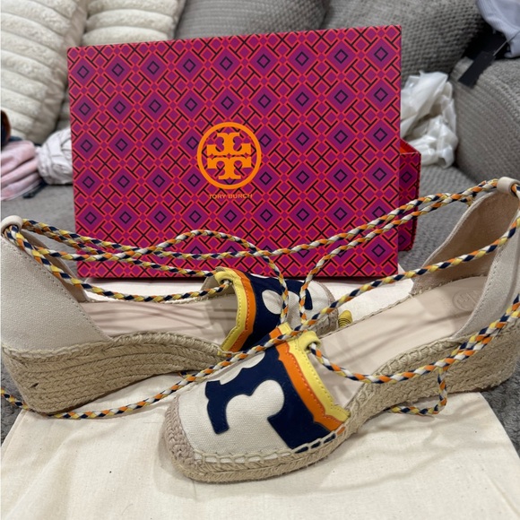 Tory Burch size 7 - Picture 8 of 8